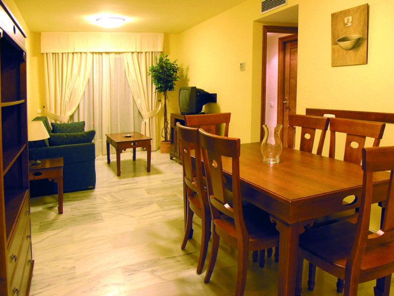 Apartamentos Turisticos Anoreta Rincón de la Victoria Екстериор снимка