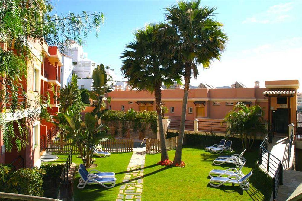 Apartamentos Turisticos Anoreta Rincón de la Victoria Екстериор снимка
