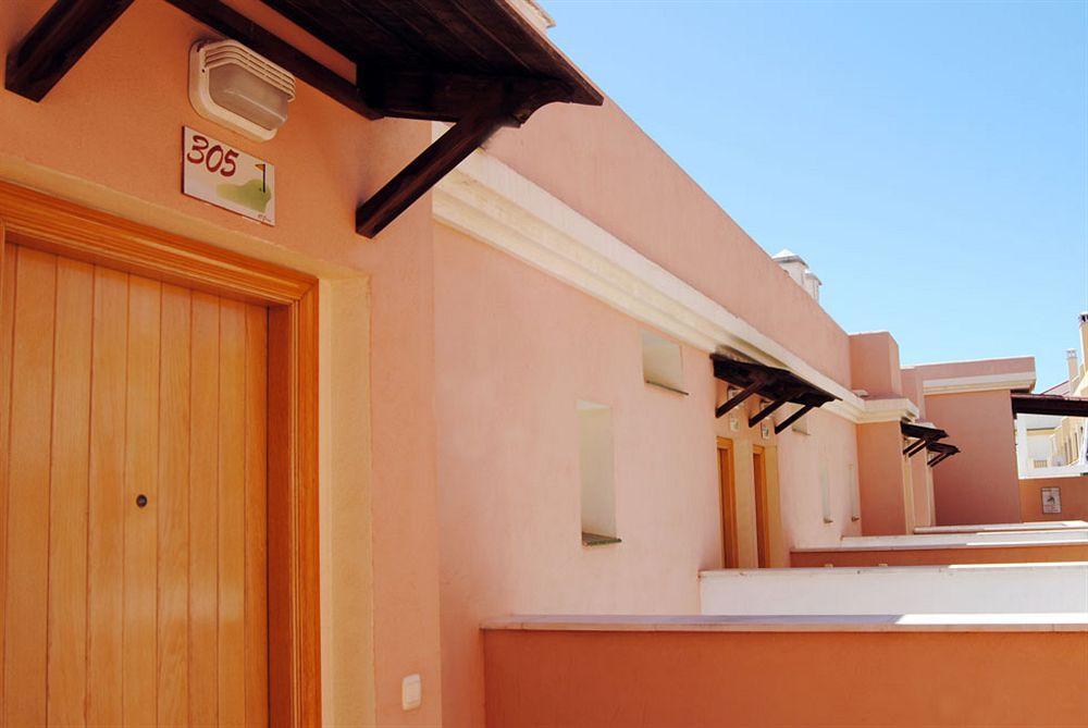 Apartamentos Turisticos Anoreta Rincón de la Victoria Екстериор снимка