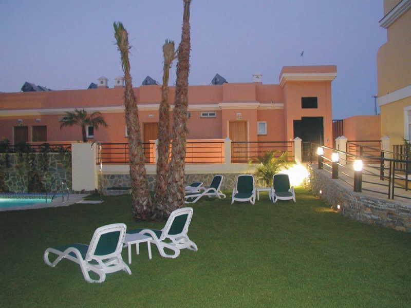 Apartamentos Turisticos Anoreta Rincón de la Victoria Екстериор снимка